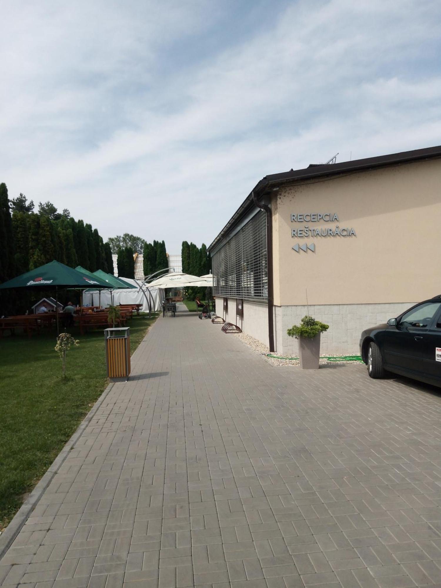 Penzion Adriana Nové Mesto nad Váhom Kültér fotó