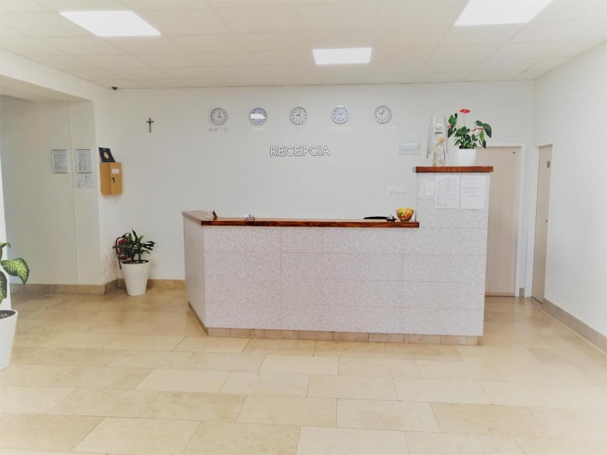 Penzion Adriana Nové Mesto nad Váhom Kültér fotó