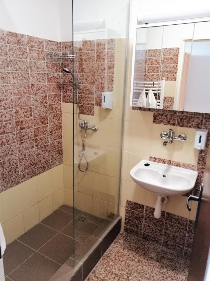 Penzion Adriana Nové Mesto nad Váhom Kültér fotó